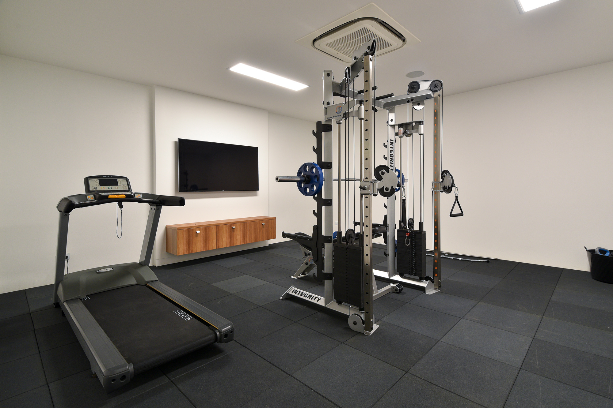 Designing A Home Gym? Architect Dion Seminara&#8217;s Top Tips! [Updated November 2023]
